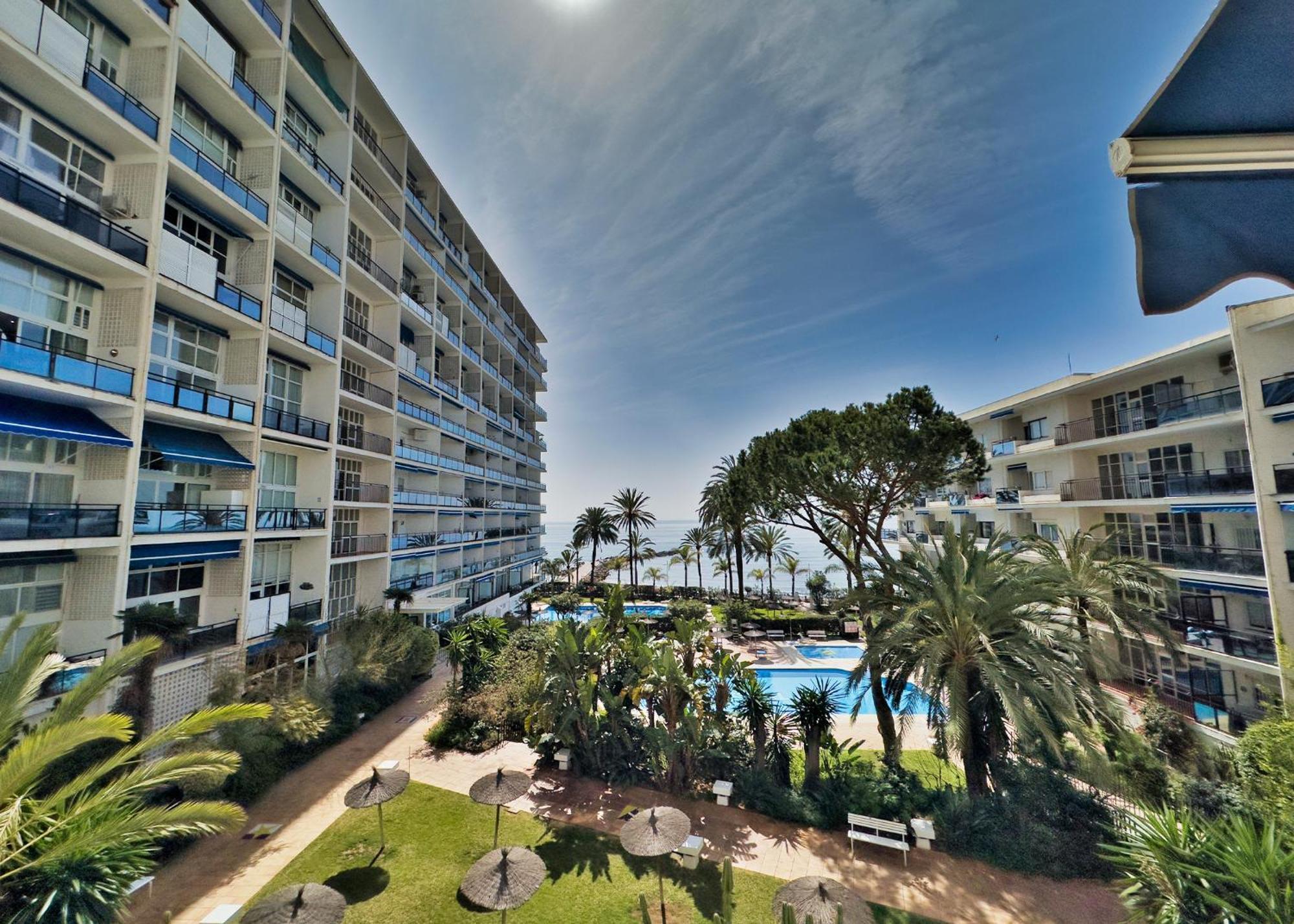 Skol 335. Fantastic Beachfront Facing South. * Marbella