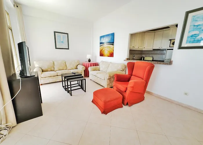 Skol 335. Fantastic Beachfront Apartment Facing South.